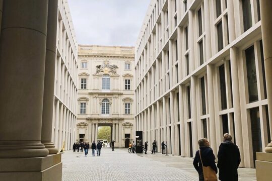 Quiz and fall in love on the Museum Island in Berlin