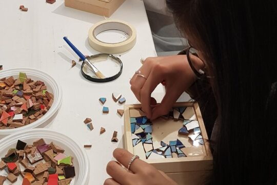 Trencadis workshop for groups: do it like Gaudi