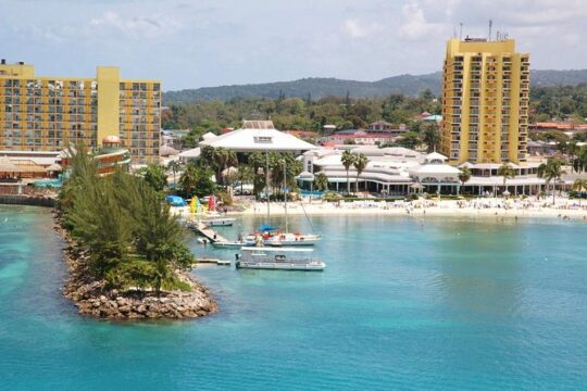 Shuttle Service from Runaway Bay Hotels to Ocho Rios Attractions