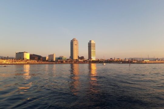 Discover Barcelona from the sea with Live Music