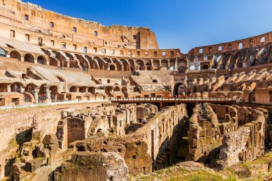 Private Full Experience Guided Tour of the Colosseum with Arena