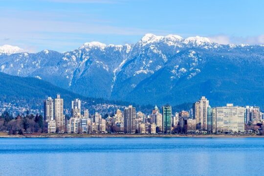 Small-Group North Vancouver with Capilano Suspension Bridge
