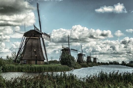 Private Tour from Amsterdam to Kinderdijk Gouda and Muiderslot