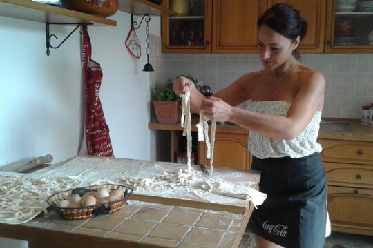 Sono Italiano! Lunch and Cooking Demo in Umbria region Fullday from Florence
