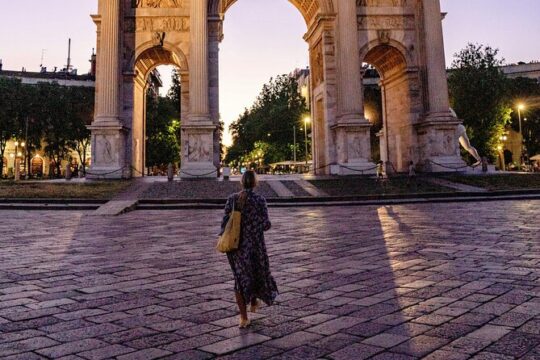 Timeless Elegance Professional Photoshoot at Arco della Pace