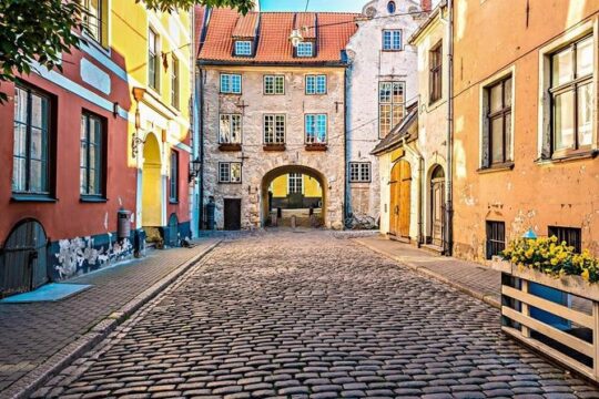 Join-in Shore Excursion: Sightseeing Tour of Riga