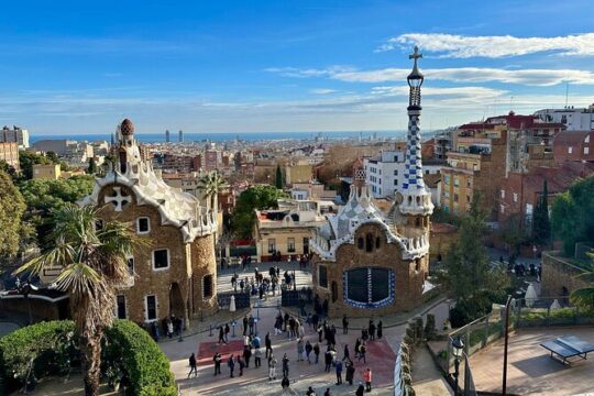 Exclusive Park Guell Guided Tour with Fast Track Access
