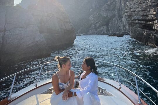 Sunset Tour on Private Boat with Dinner Included for 2 People