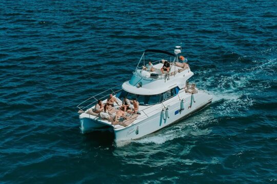 3 Hours Private Tour with Dives in Catamaran in Lisbon