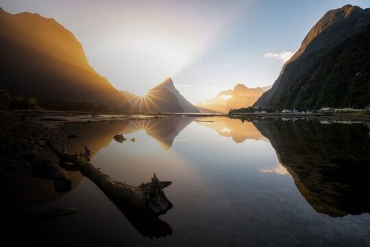 Milford Sound Business Class from Queenstown Cruise Lunch