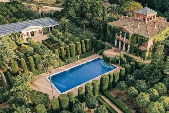 Day trip to Calpe Denia and Albarda Garden with Ticket Included