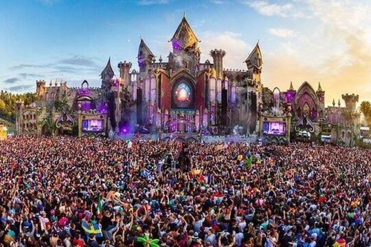 Private Luxury Transfer: Brussels to Tomorrowland Boom