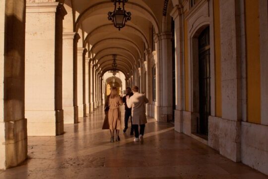 Lisbon Before the Crowds Sunrise Walk Tour with Breakfast