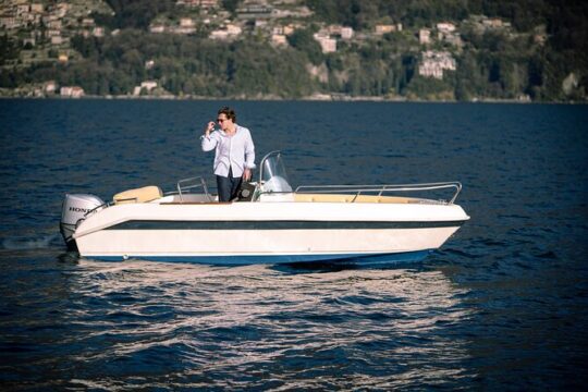 Lake Como Rent a Boat without Driver License 2 hours