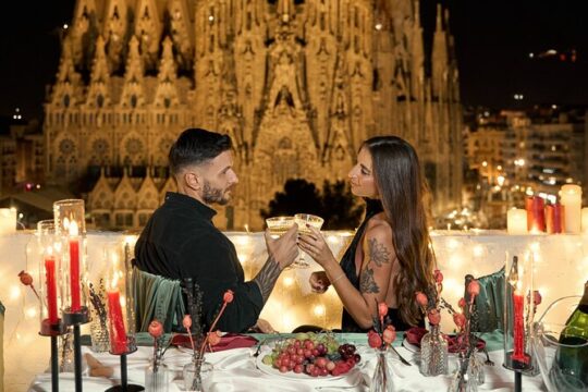 Romantic dates and proposals with a view of the Sagrada Familia.