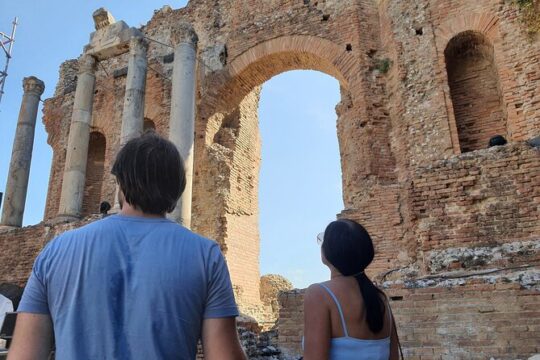 Taormina Ancient Theatre and City Tour with Phd Archeologist