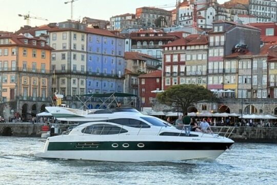 Porto: Luxury Yacht Cruise with Wine Tasting & Snacks