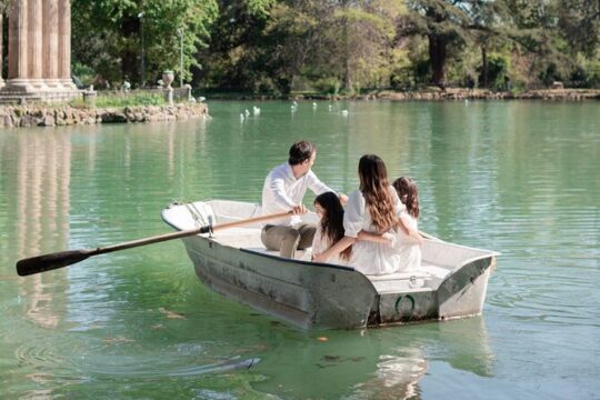 Rowing boat tour of Lake Villa Borghese and aperitif Rome