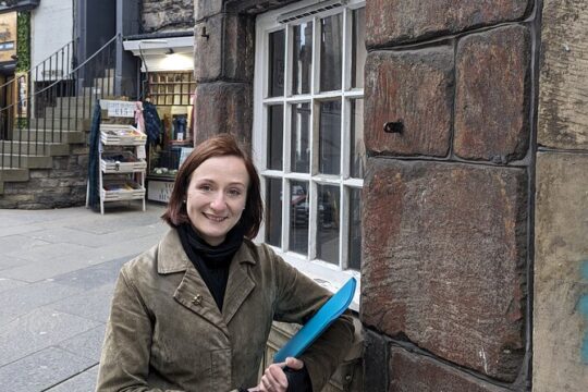 Edinburgh Old Town and Royal Mile Guided Tour in English