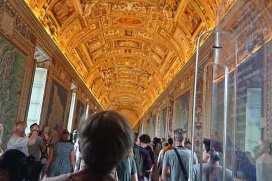 Explore the Sistine Chapel, Basilica and Vatican Museum