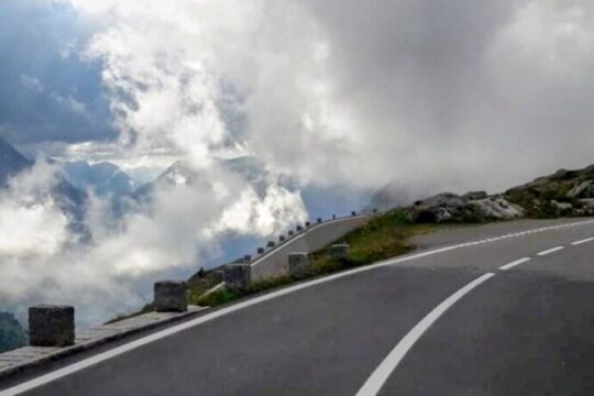 Andermatt to Interlaken One Way Private Tour