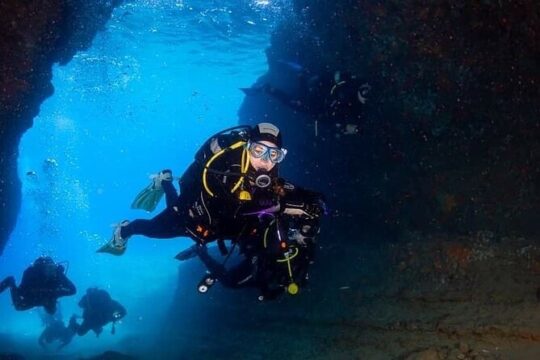 Beginner Scuba Diving and Explore the Underwater World
