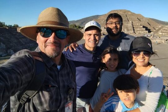 Tour of Teotihuacan with an Archaeologist. Morning or afternoon.