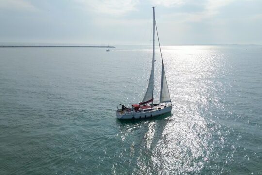 Cruise for Singles in Venice by boat lunch drink swim in the sea