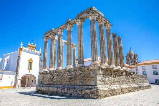 Faro to Lisbon Private Transfer with 2 Hour Évora Tour