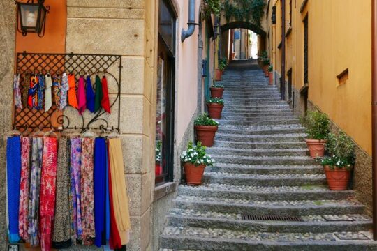 Exclusive Guided Tour of Lake Como, private boat and tour guide