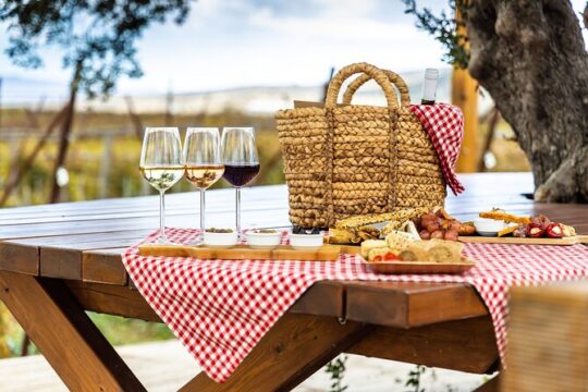 Lyrarakis Winery Shuttle Service Tour and Taste