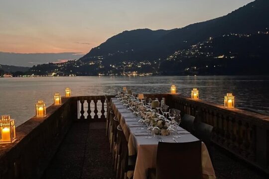 Dinner Tour on a Private Luxury Boat