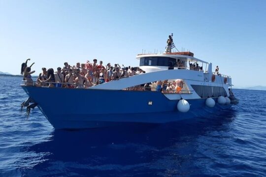 From Lefkimmi: Corfu, Kavos Booze Cruise
