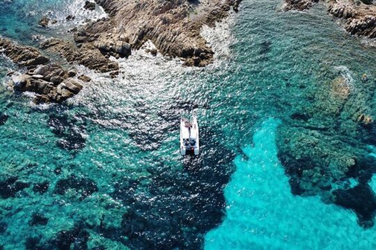 Deluxe Catamaran Trip to La Maddalena Park with Lunch and Drinks