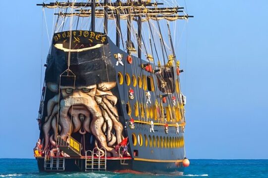 Kemer Gonster XXL Boat Tour with Lunch and Soft Drinks