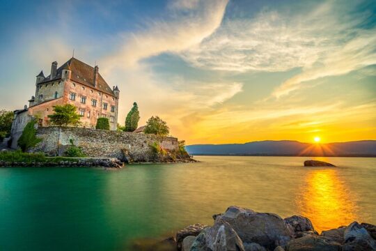 Private day trip from Geneva to Yvoire, English Speaking Driver