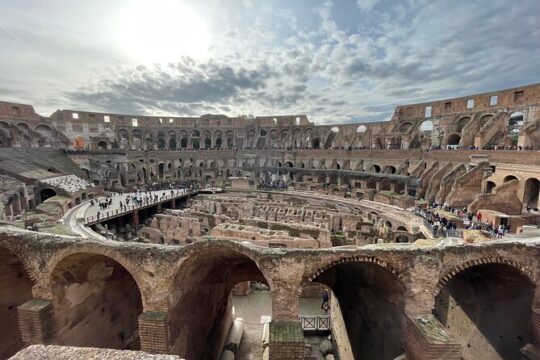 Experience the Wonders of Colosseum with a Self Guided Tour