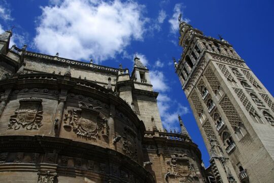 Tour of the Royal Alcazar of Seville, Cathedral and Giralda