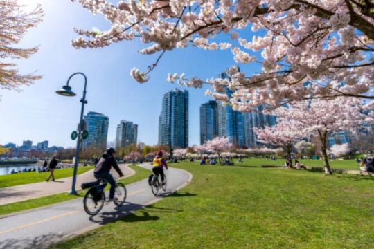 Explore Vancouver by E Bike Rentals