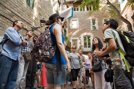 Gothic Quarter Donation-Based Walking Tour in English