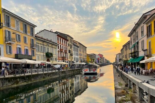 Cruise on the Milanese Navigli with Brunch on the Pier