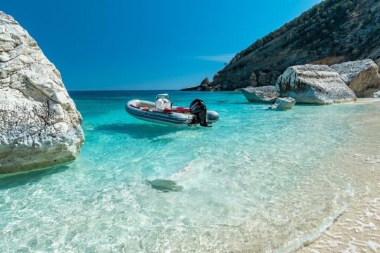 Speedboat Rental in Cala Gonone