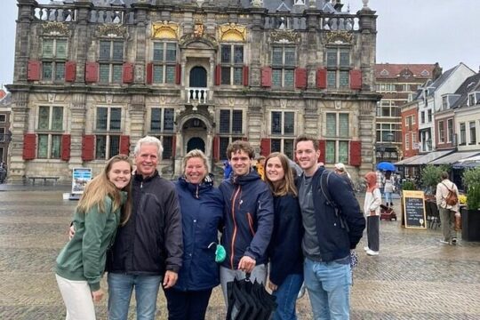 Delft in a Day: Private Tour with Royal Delft, Churches & Lunch
