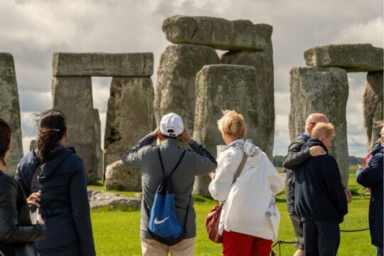 From London: Windsor Castle, Stonehenge and Bath Guided Visit