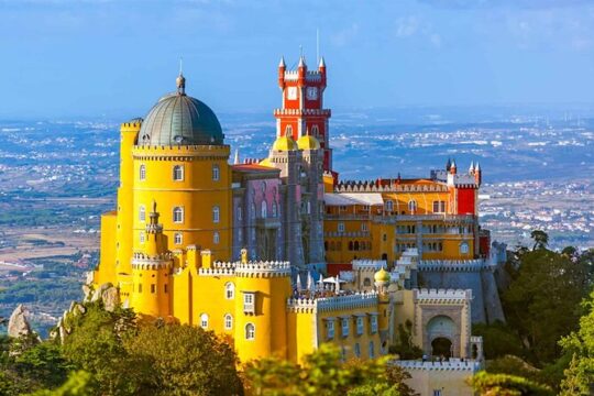 Explore Lisbon District with Minivan Tour