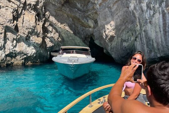 Capri Premium Small Group Boat Tour with Free Visit to the City