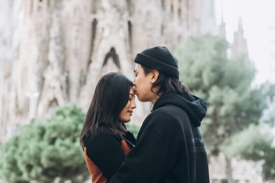 Barcelona Private Photoshoot Tour for Families and Couples
