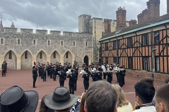 Windsor Castle and Eton College with Chauffeur and Guide