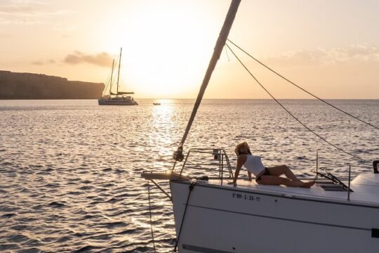 Private Sailboat in Barcelona Day or Sunset Aperitifs and Drinks