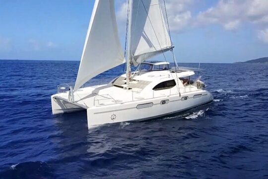 Private Luxury Yacht Charter, Lake Boca